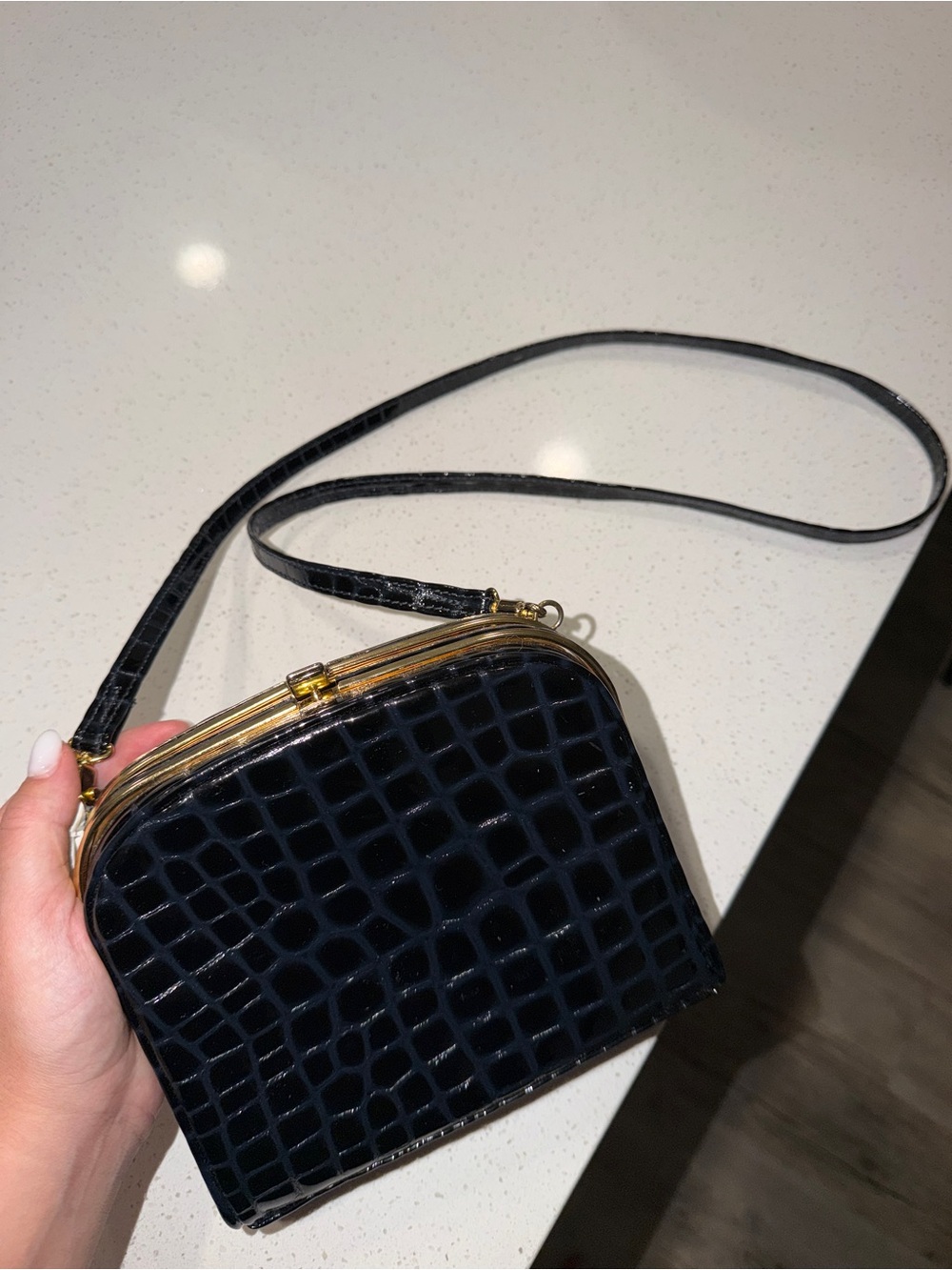 Vintage Ro-El Canada Genuine Croc Embossed Leather Kiss-Lock Crossbody Bag